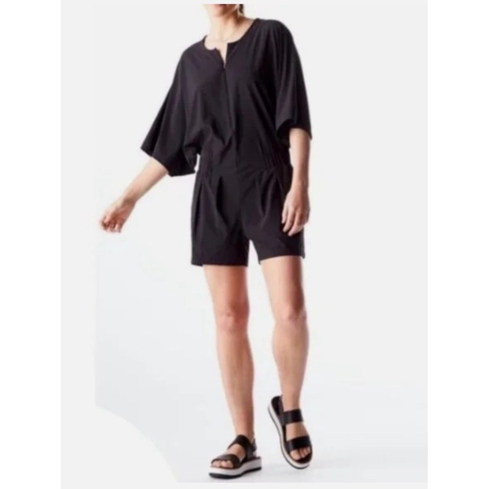 Lucy Black Getaway Short Sleeve Athletic Romper‎ S Sporty Minimalist Travel Chic